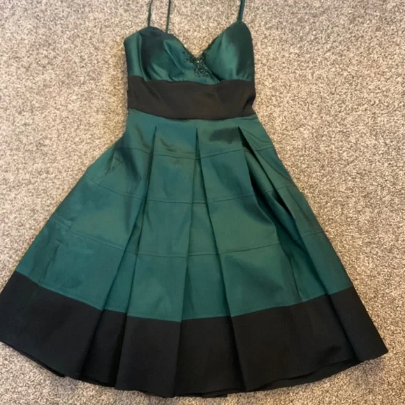 OC by Oleg Cassini Dark Green Black Spaghetti Strap Dress Sz 4 Lined Sequined - Picture 2 of 16